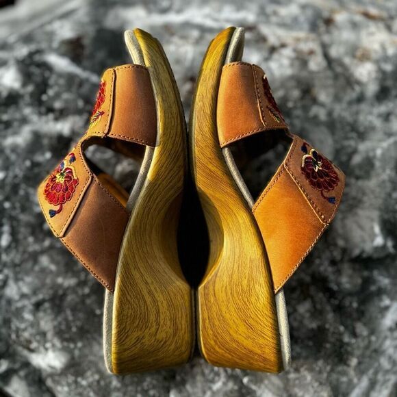 Algeria Embroidered Flowers Boho Style Wedge Sandals - Picture 9 of 11